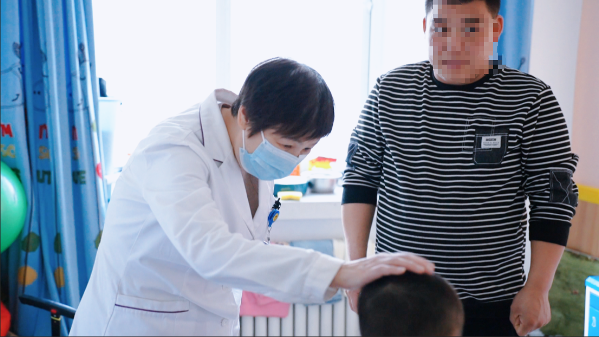 智力发育迟缓的孩子有什么表现？哈尔滨中童儿童医院：早评估早干预是关键！